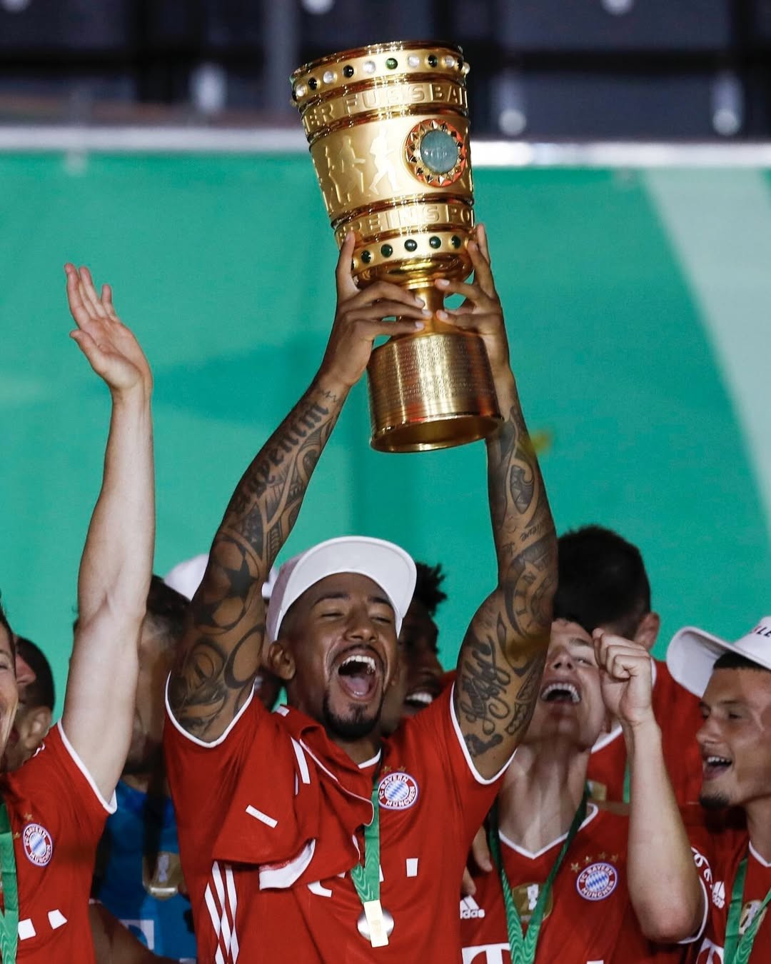 yid, 球员奖, 他还在